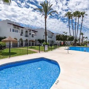 renovated-apartment-on-beachside-with-pool.es-andalucia.com/